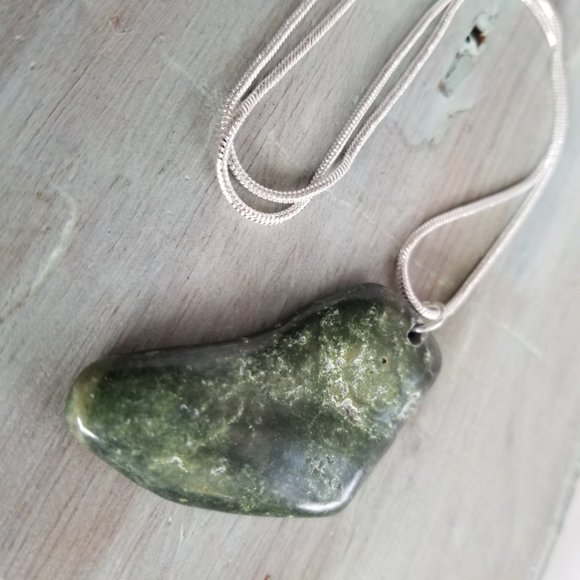 Deep Green Agate Vintage Necklace, Sterling 925 Chain 20" - Picture 8 of 10